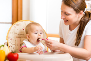 نوزاد چه باید بخورد؟
